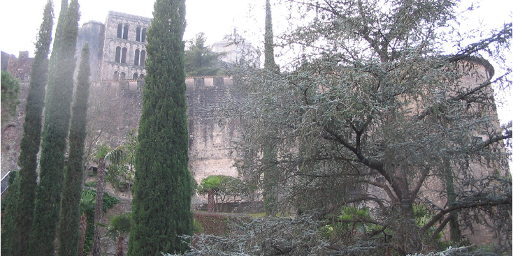 Girona-tuinen-stadsmuur-Spanje