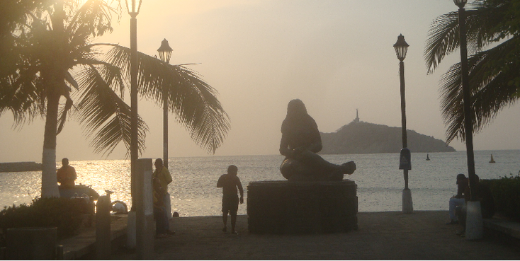 Santa-Marta-Colombia-kust-stad-uitzicht-zee-straatleven