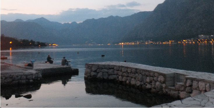 Muo-Kotor-baai-van-meer-boot-eilanden-Montenegro