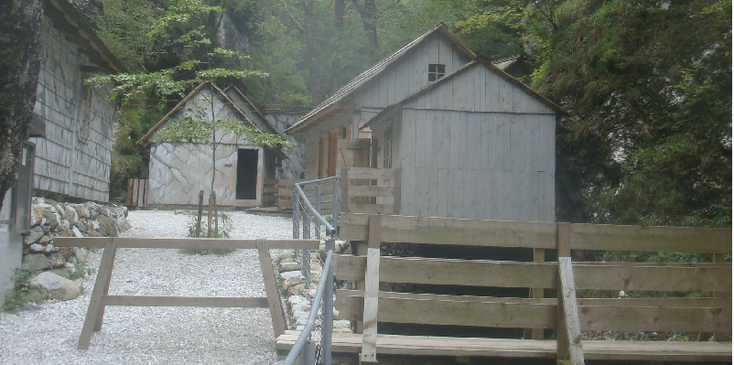 Cerkno-Franja-hospitaal-ziekenhuis-Partizanen-geheim-WW2-barakken-Slovenië-Cerknica-rivier-vallei