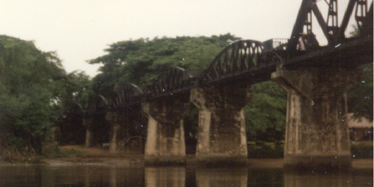 Kanchanaburi-Bridge-River-Kwai-spoorlijn-dodenspoorlijn-Thailand