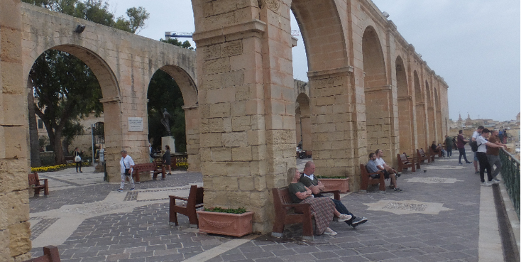 Barakka-tuinen-Gardens-bogen-tuin-Valletta-Malta