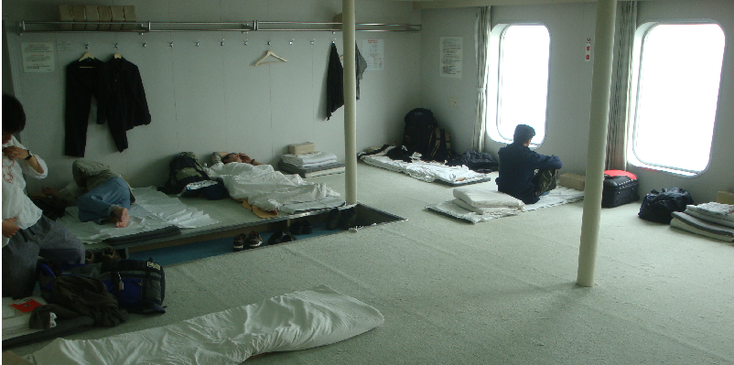 Osaka-Shanghai-expres-Nanko-International-Ferry-Terminal-dormitory-slaapzaal-Japan-China