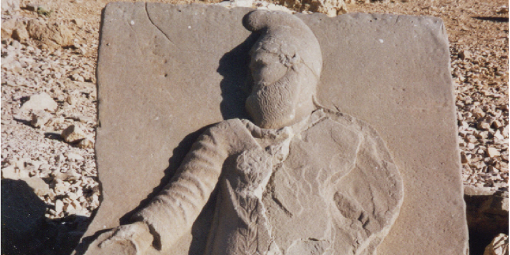 Nemrut-berg-stenen-beelden-hoofden-Koning-Karadut-Turkije