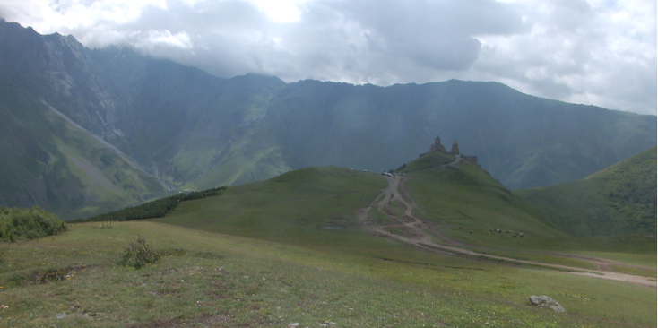 Tsminda-Sameba-Kazbegi-Georgië-klooster-kerk-berg-Kaukasus
