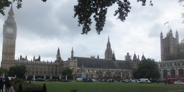House-of-Parlement-Big-Ben-Westminster-Abbey-grasveld-Londen-Engeland