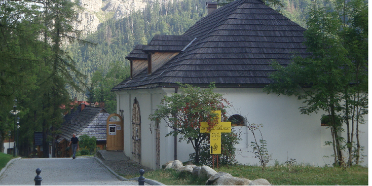 Zakopane-kerk-traditioneel-hout-altaar-Polen