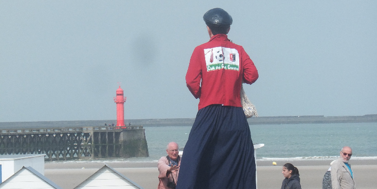 Boulogne-sur-Mer-giants-reuzen-vuurtoren-kust-Kanaal-strand-Frankrijk