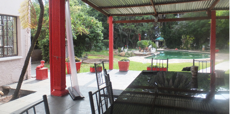 Gemini-backpackers-Hostel-Pool-Guesthouse-Johannesburg-South-Africa