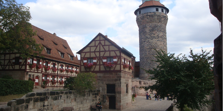 Paleis-kasteel-Neurenberg-Imperial-Koninklijk-Duitsland-toren