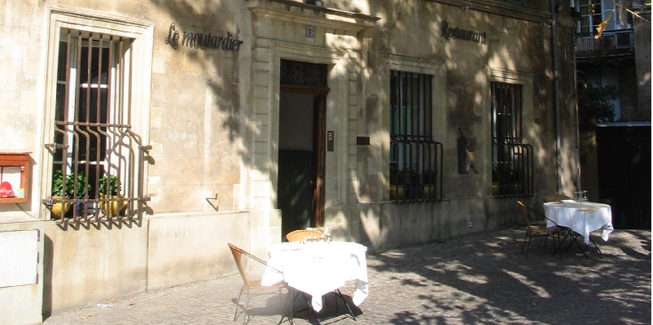 Avignon-terras-tafeltje-Frankrijk