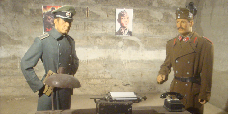 Bunker-waxworks-1944-museum-twee-soldaten-wassen-poppen-Boedapest-Hongarije