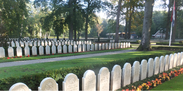 De talloze graven van Nederlandse gevallen soldaten