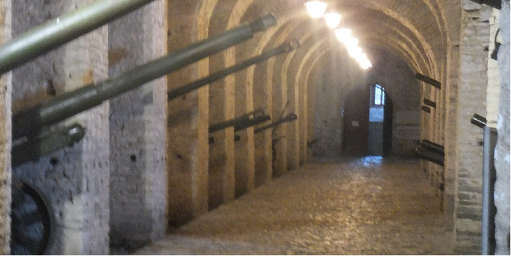 Gjirokaster-Gjirokastra-Citadel-museum-canon-tunnel-Albania