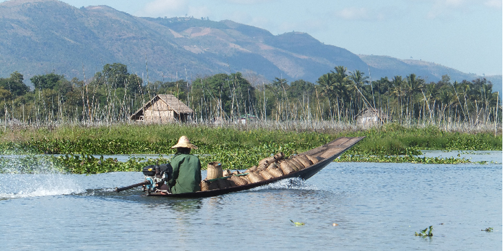 Inle-meer-lake-boot-Myanmar-Birma
