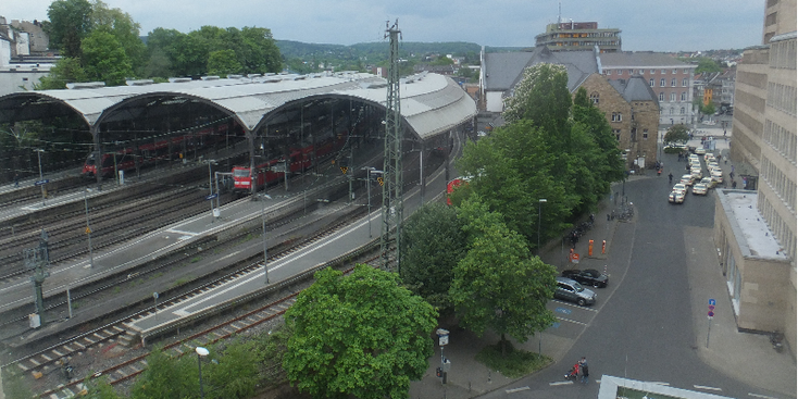 Aken-treinstation-A&O-hostel-uitzicht-Duitsland
