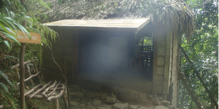 Sierra-Maestra-Nationaal-park-Cuba-Fidel-Castro-Revolutie-hut-houten