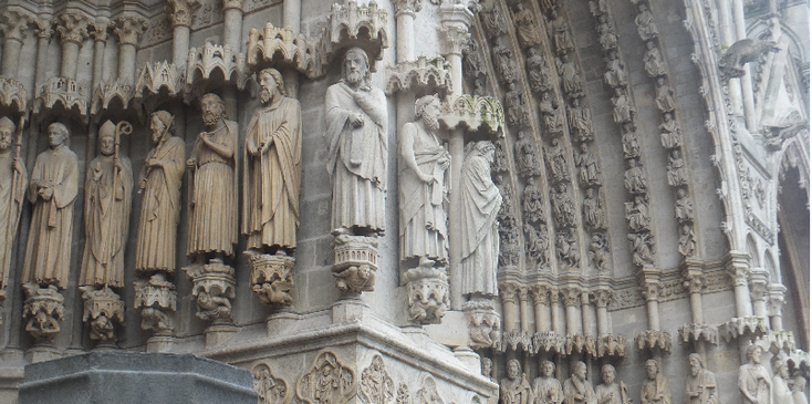 Amiens-kathedraal-gekleurde-huizen-Frankrijk