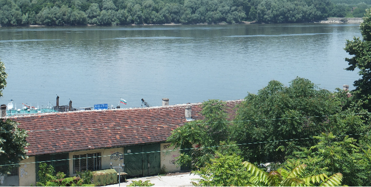 Ruse-zicht-op-Donau-rivier-Bulgarije