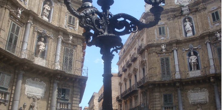 Palermo-vier-hoeken-plein-Sicilië-Italië