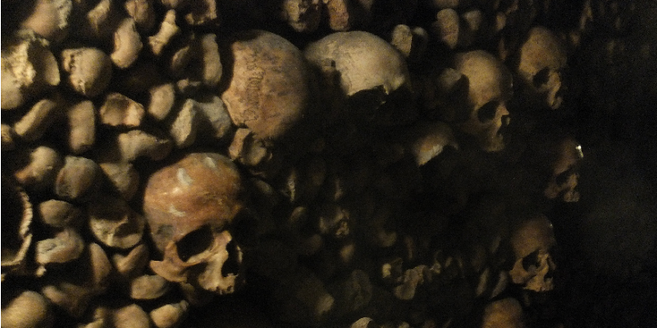 Catacomben-Parijs-ondergronds-skelet-doodshoofd-Frankrijk