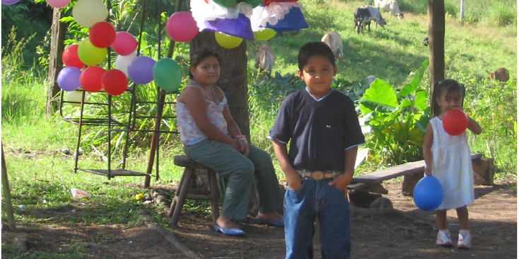 Pinata-snoep-Guatemala-Livingstone-Rio-Dulce