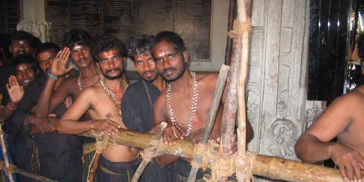 Madurai-Sri-Meenakshi-Temple-Khadi-Pelgrim-India
