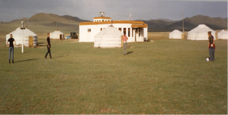 Elstei-yurt-ger-Mongolië-traditionele-hut-steppe