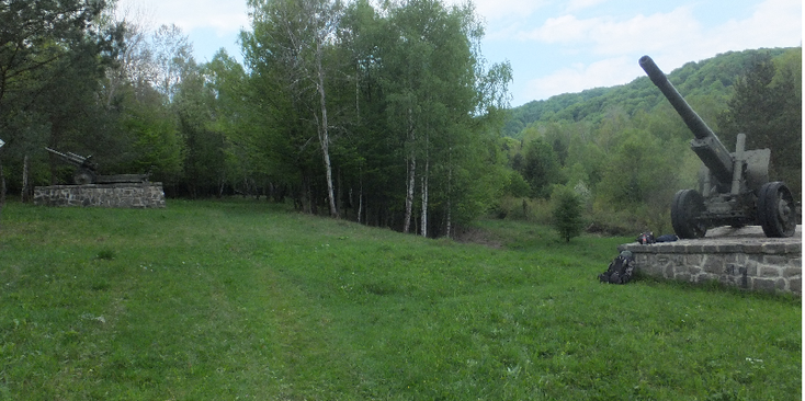 Vysny-Komarnik-wandelpad-artillerie-kanon-Slowakije