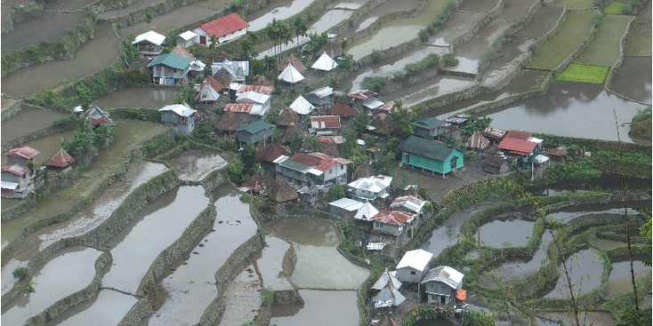 Batad-Bontoc-Banaue-rijstvelden-mist-huizen-dorp-Filipijnen