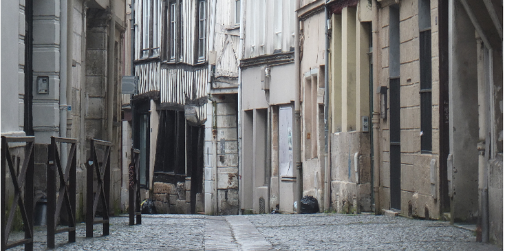 Rouen-Frankrijk-Engels-straten-gekleurde-vakman-huizen-hout