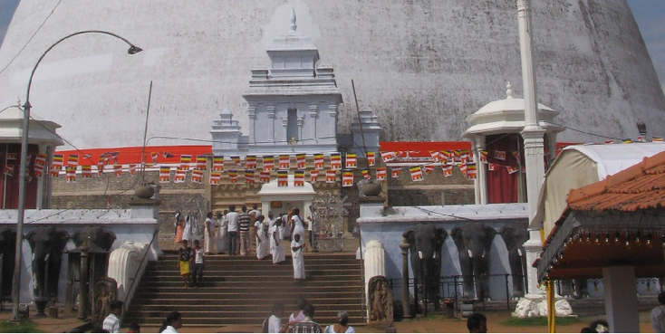 Ruvaneli-Saya-Dagoba-Anuradhapura-tempel-Sri-Lanka