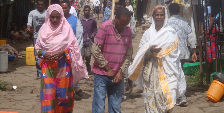 Addis-Ababa-Ethiopië-Markt-vrouwen-gesluierd