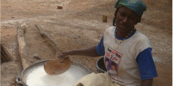 Mole-Nationaal-Park-Mogori-dorp-straatleven-Ghana