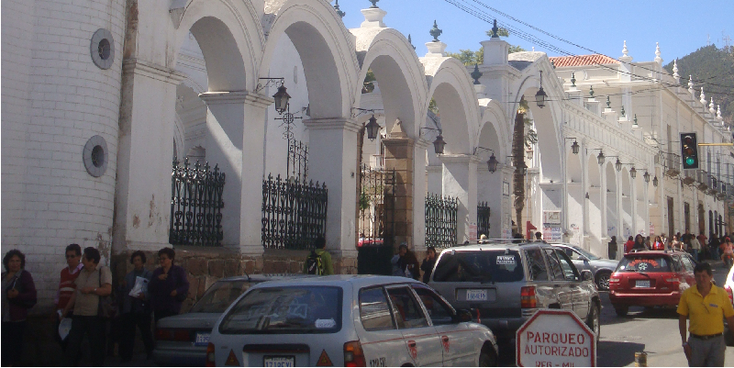 Sucre-Hoofdstad-Bolivia-Koloniaal-gebouwen-witte-stad