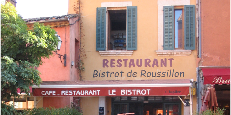 Roussillon-bistro-cafe-restaurant-Frankrijk-terras
