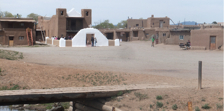 Taos-pueblo-kerk-adobe-dorp-leem-Verenigde-Staten