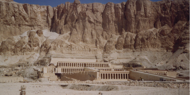 Hatsjepoet-tempel-Deir-el-Bahri-Luxor-vallei-van-de-koningen-Egypte