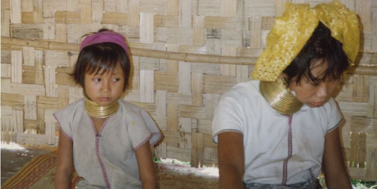 Mae-Hong-Son-giraffevolk-langnekken-Padaung-stam-ringen-Thailand