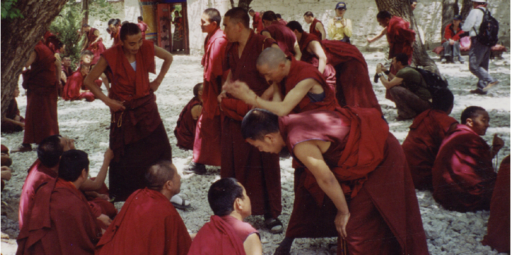 Sera-klooster-Tibet-monniken-China-handenklap