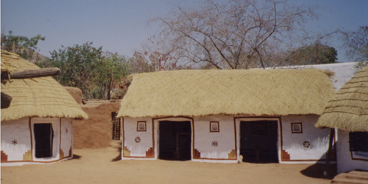 Shilpgram-traditioneel-huis-Teratali-dance-Udaipur-Rajasthan-India