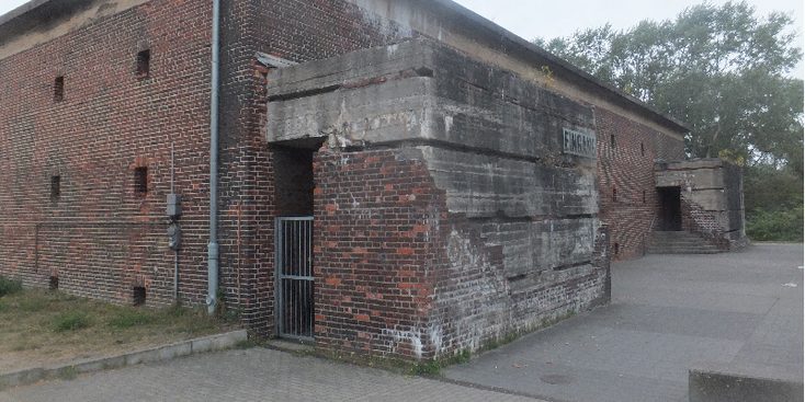 Peenemunde-ingang-museum-eingang-fabriek-complex-V2-raket-WW2-Duitsland