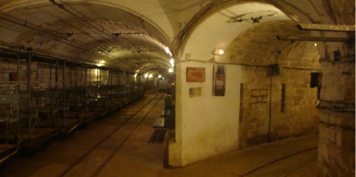 Fort-Fermont-Maginot-linie-Frankrijk-ondergronds-treintje