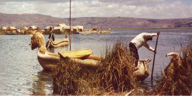 Umbros-indianen-rieten-boten-eilanden-Titicaca-meer-Peru