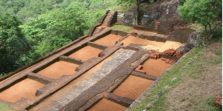 Sigirya-Rock-Lion-Park-Sri-Lanka