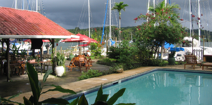 Rio-Dulce-Bruno-River-Hostel-Hotel-Guatemala