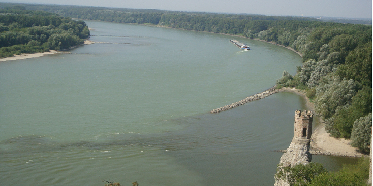 Devin-Castle-Donau-kasteel-rivier-Bratislava-Slowakije