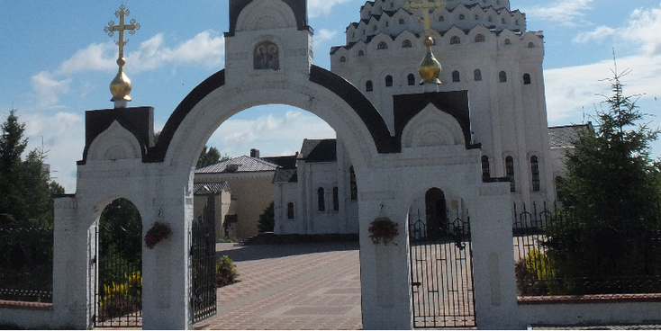 Prokhorovka-Memorial-Church-Peter-and-Paul-Monument-Gate-Russia