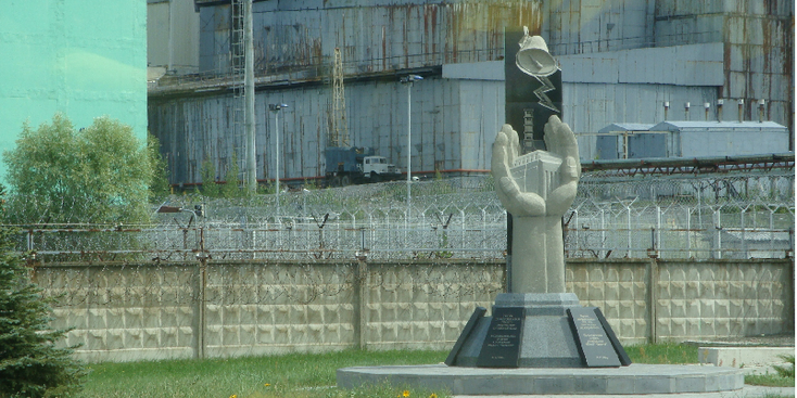 Tsjernobyl-monument-kernreactor-nummer-4-rivier-nucleaire-ramp-Oekraïne