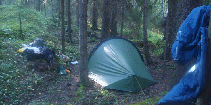 Kuopio-wildkamperen-tent-bos-Finland